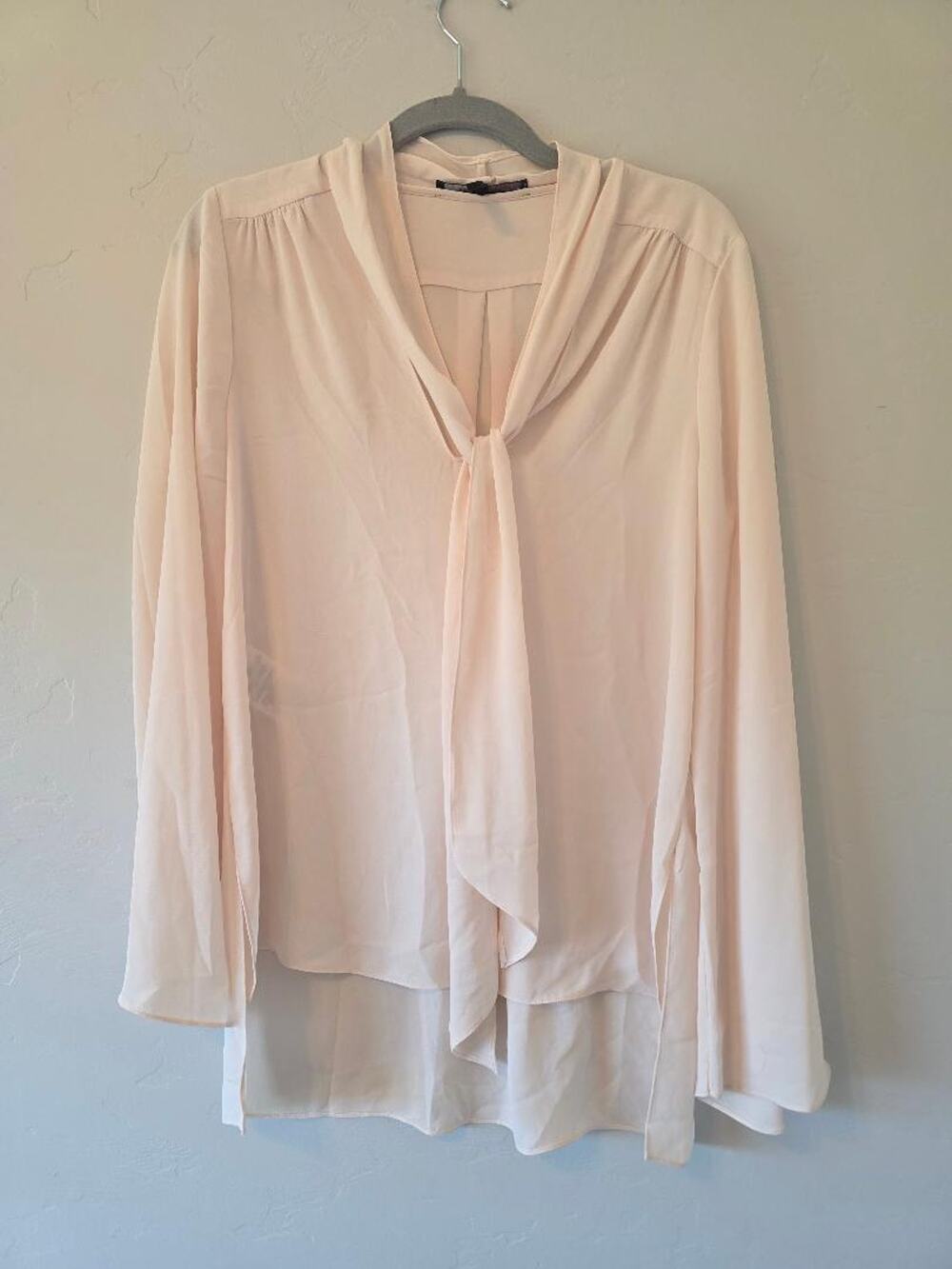 BCBGMAXAZRIA Blush Tie Neck Blouse XS Long Sleeve Career Top